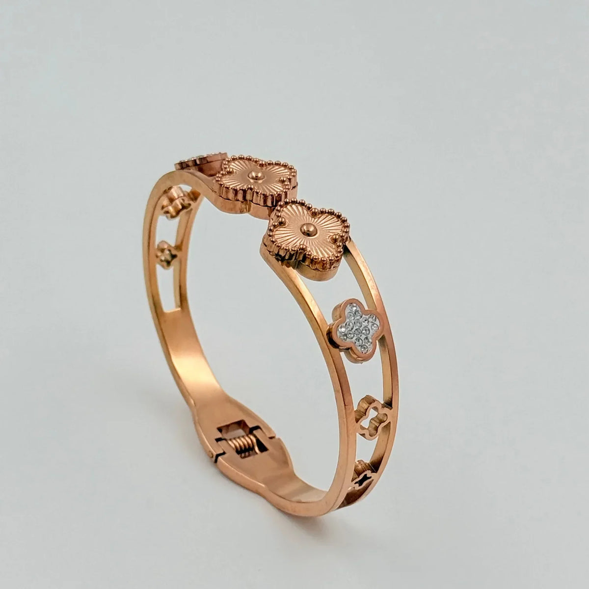 Lucky Clover Kada