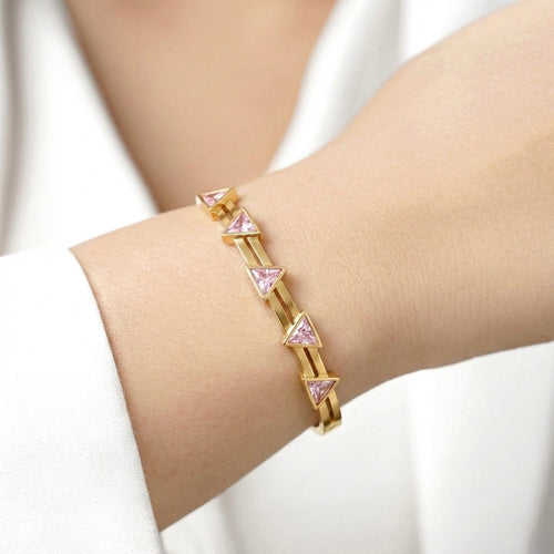 Bold Triangle Kada