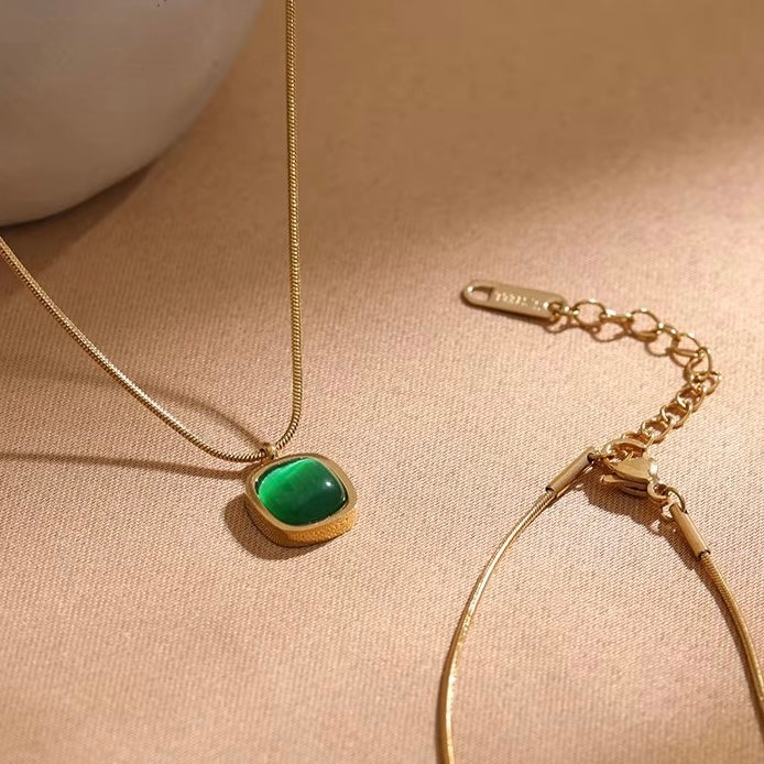 Emerald Glow Necklace