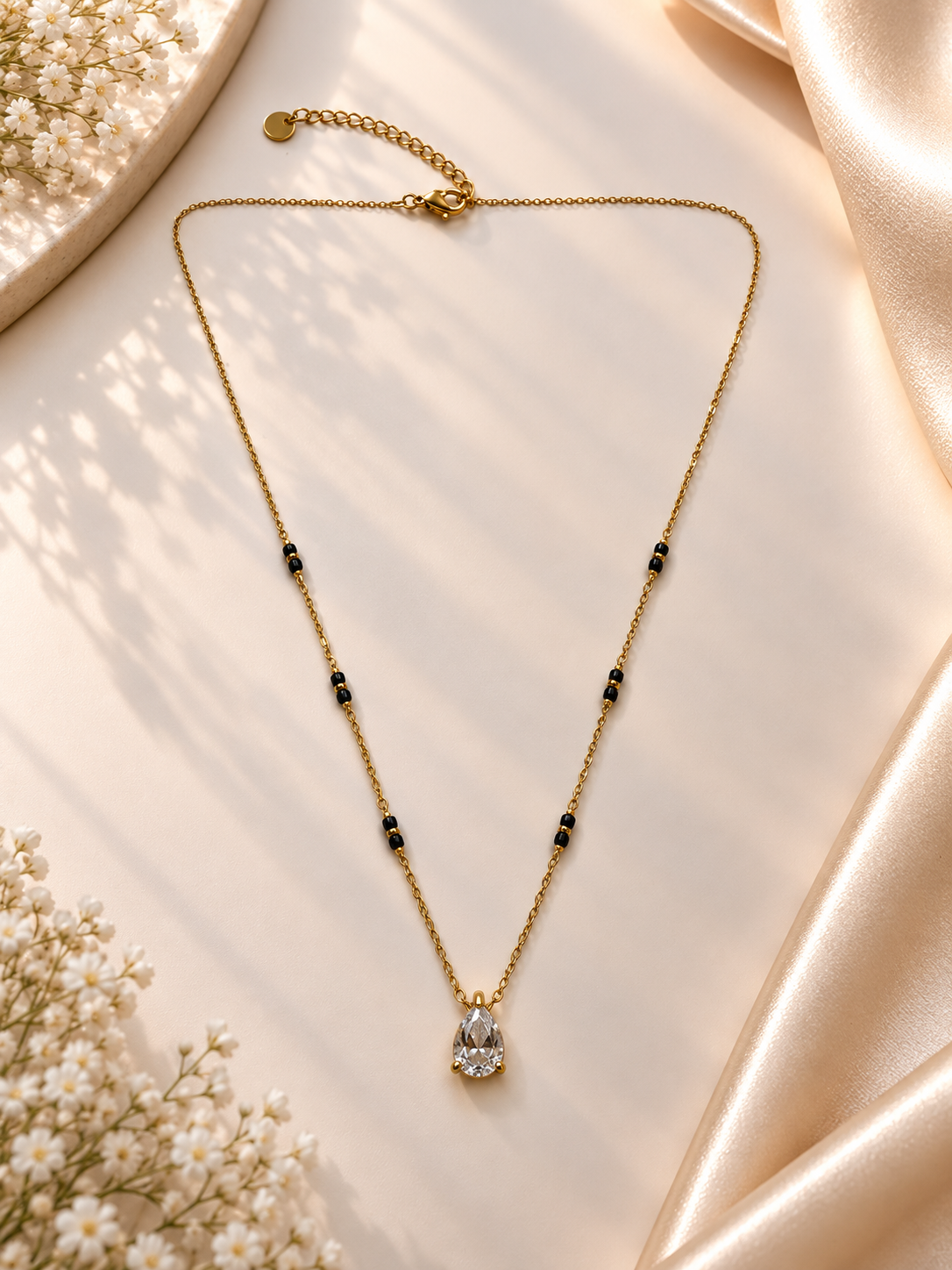 Siya Minimal Teardrop Solitaire Mangalsutra