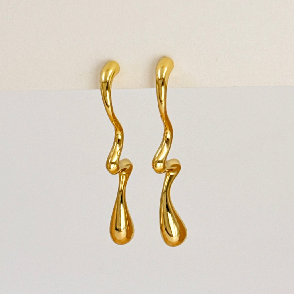 Wavy gild earrings