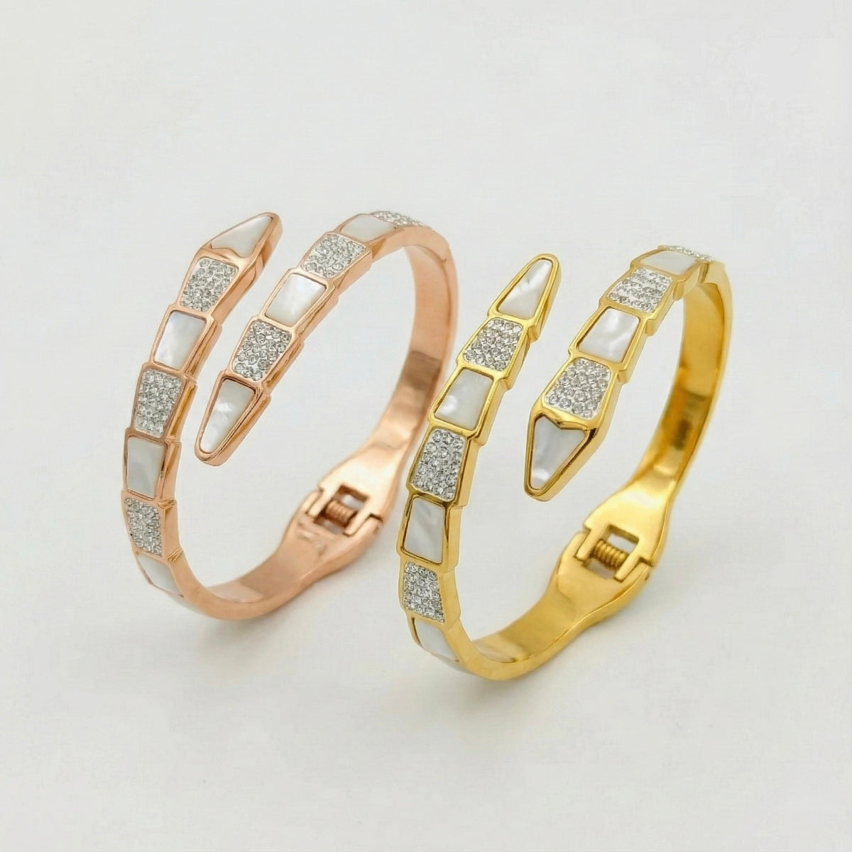 Nail shell snake Kada