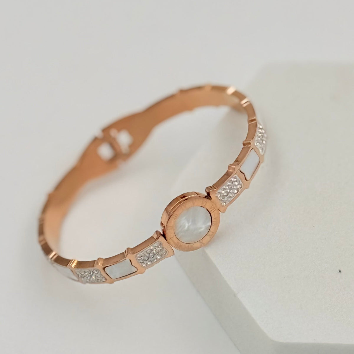 Watch type shell Coin Kada
