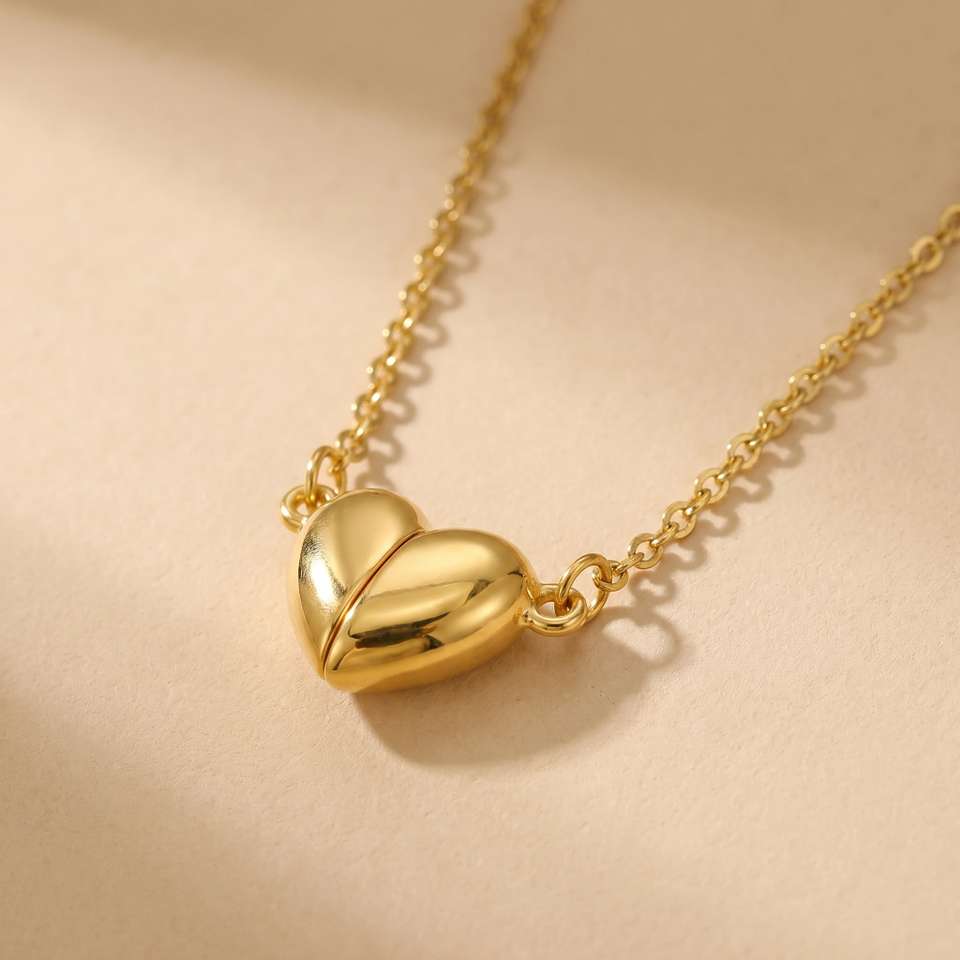 Tiny Heart Megnat Necklace