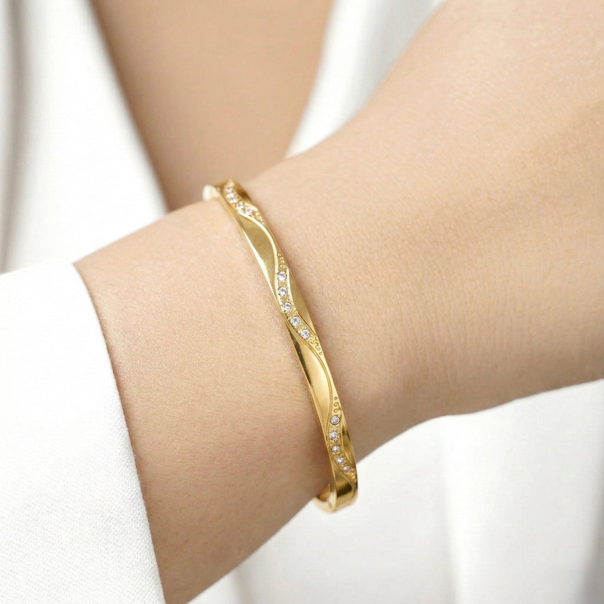 Charming Kada