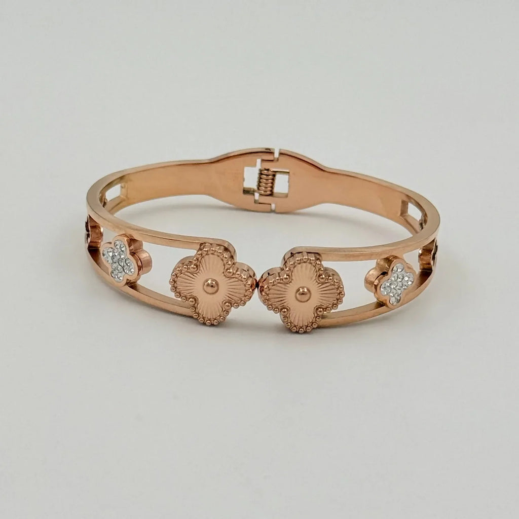 Lucky Clover Kada