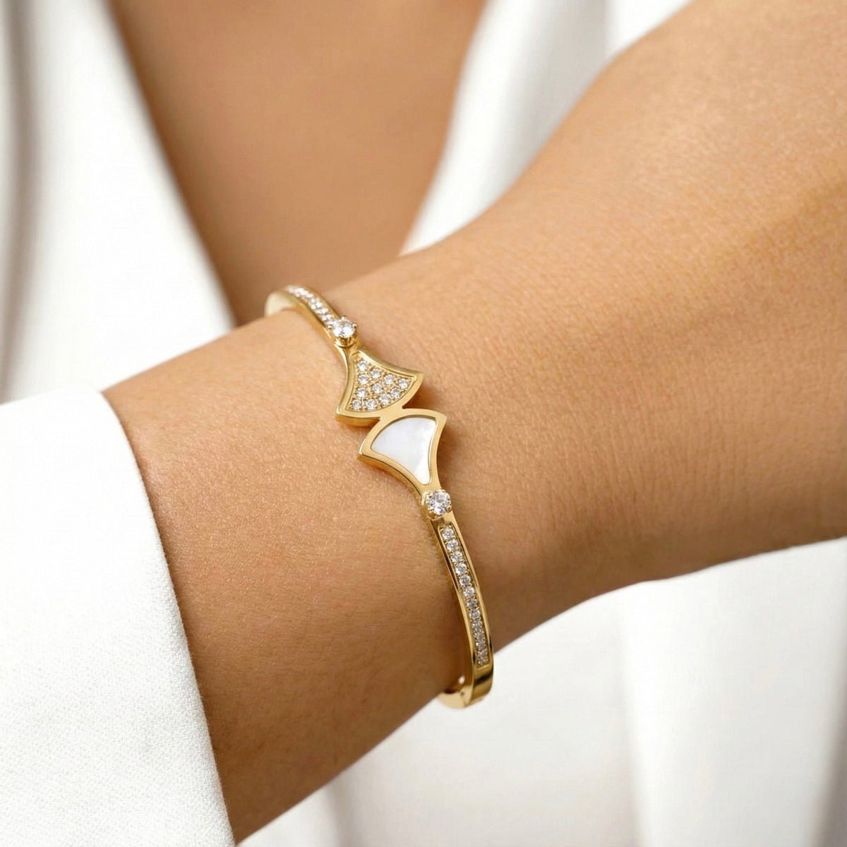 White luxe bloom kada