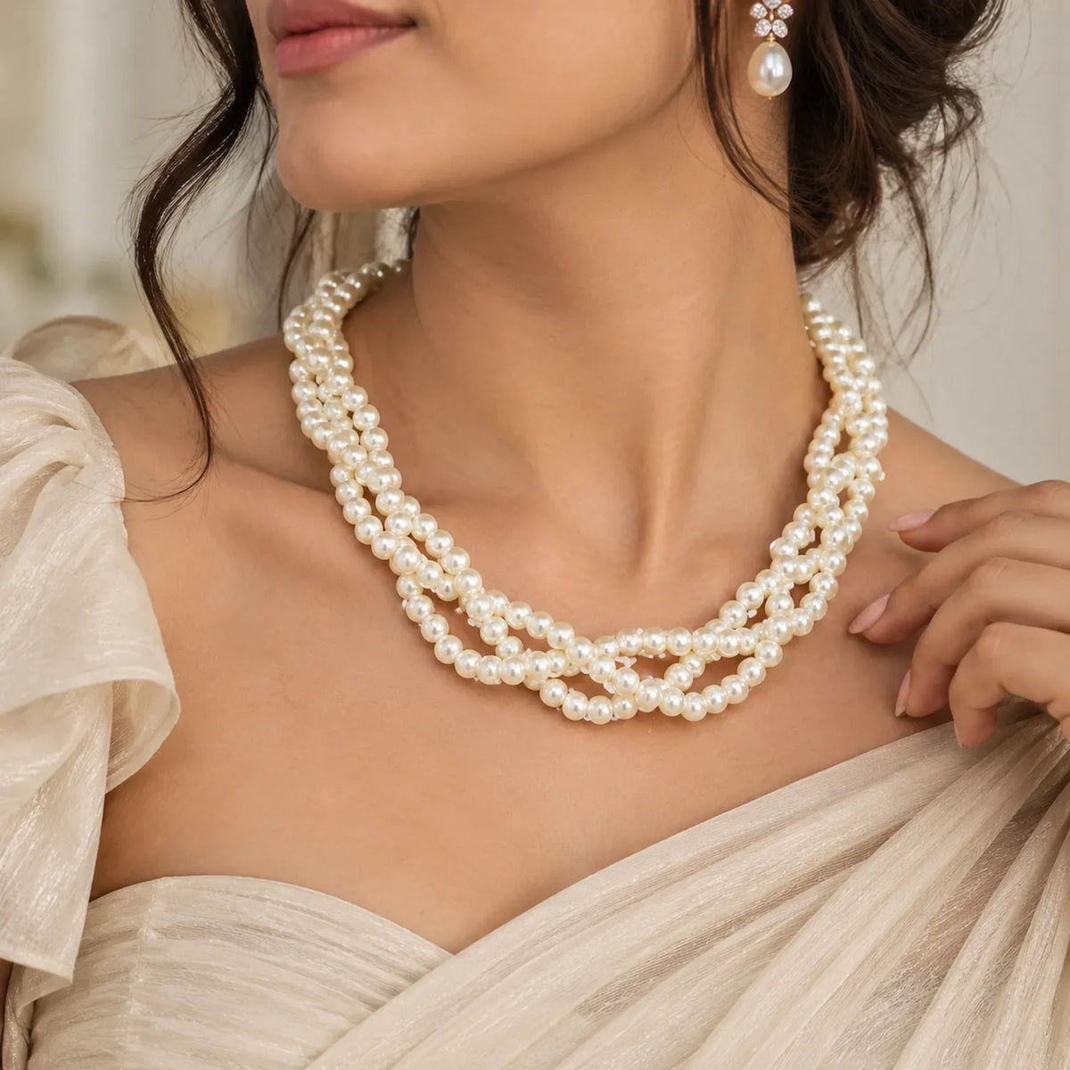 Triple layer Pearl Choker