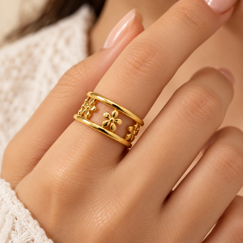 Daisy Charm Ring