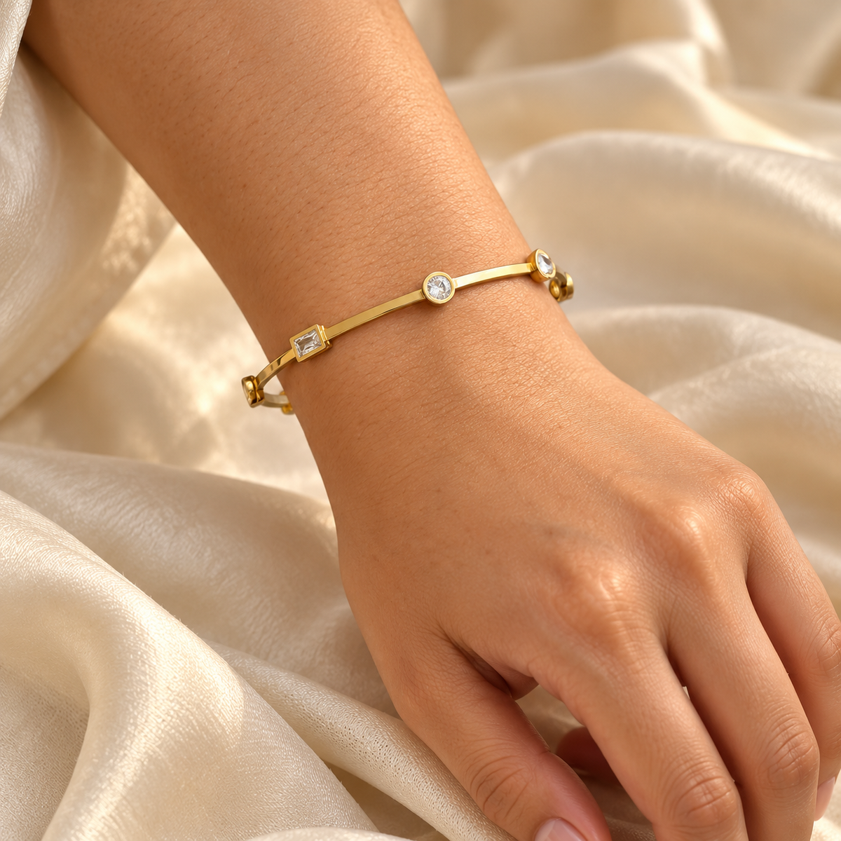 Amara Crystal Bangle