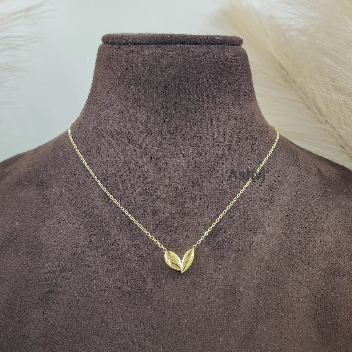 Delicate Heart pendant Necklace